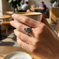 💍 50% RABATT 🌸 | Bohemisk Vintage Ring – Blommönster & Svart Ädelsten