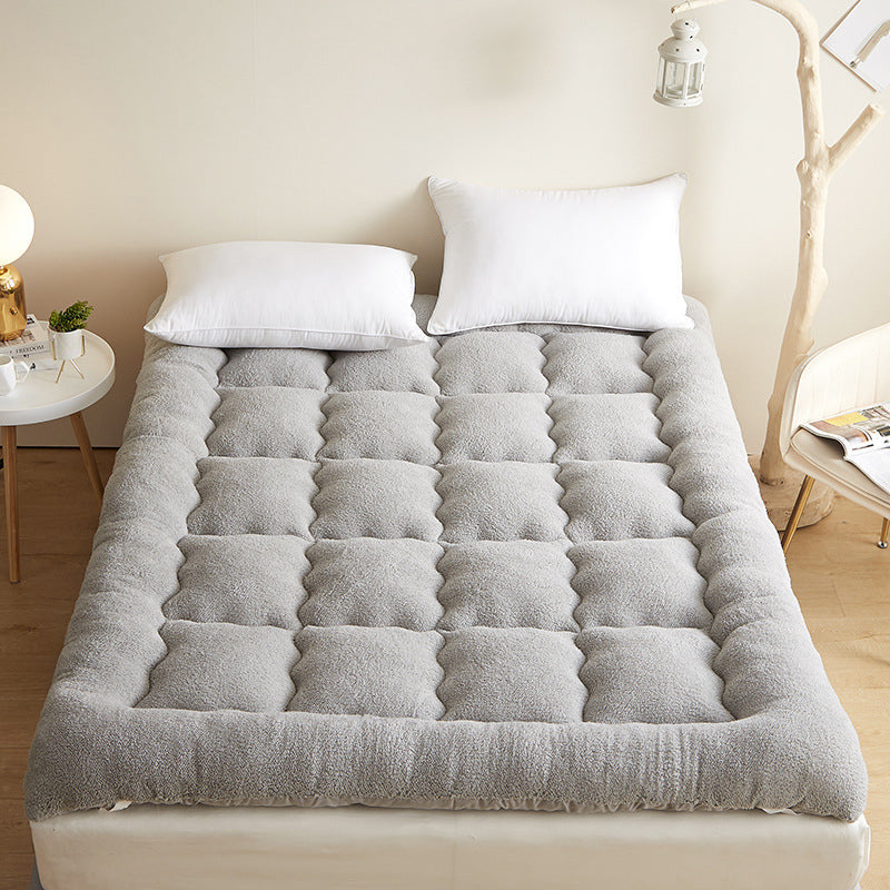 Mjuk, quiltad bäddmadrass 🛏️ Ett molnliknande lager av komfort – somna in i mjukheten, vakna upp utvilad ✨